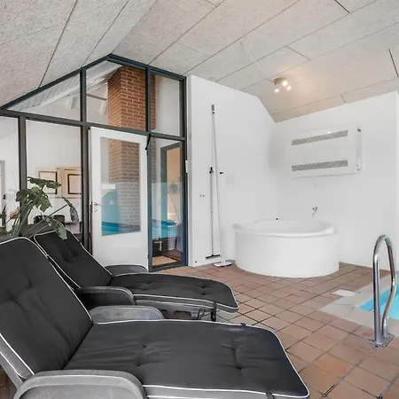 Aage - 1-7km From The Sea By Interhome *