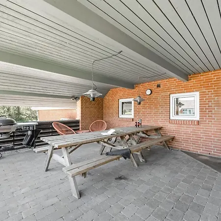 Aage - 1-7km From The Sea By Interhome *