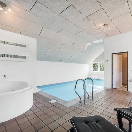 Aage - 1-7km From The Sea By Interhome *