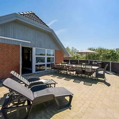 Aage - 1-7km From The Sea By Interhome *