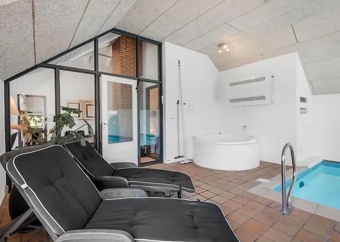 Aage - 1-7km From The Sea By Interhome *
