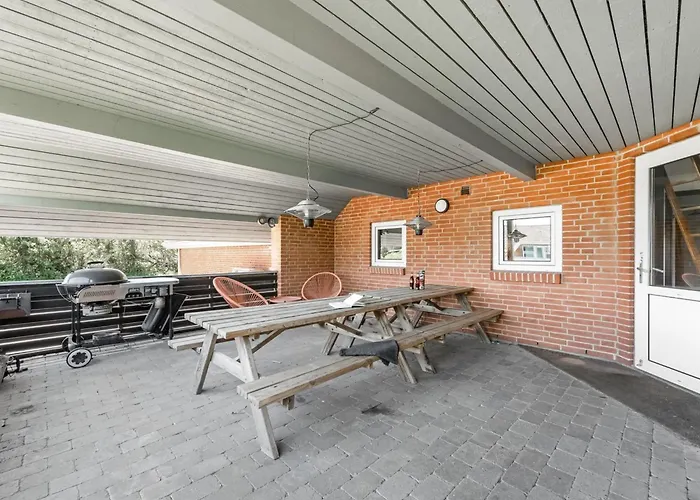 Aage - 1-7km From The Sea By Interhome *