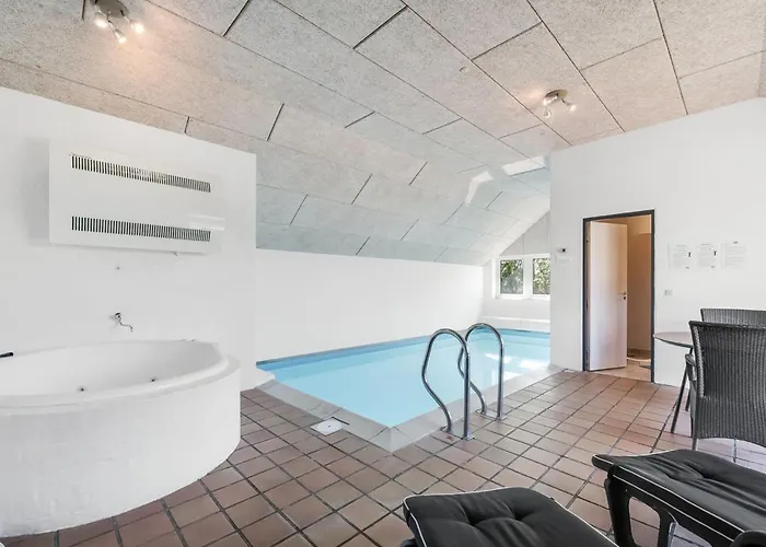 Aage - 1-7km From The Sea By Interhome *